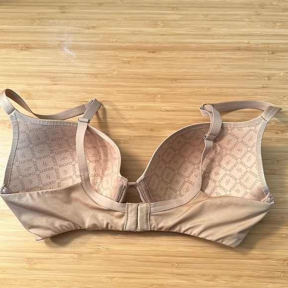 Victoria Secret Demi Uplift 34D - Picture 2 of 4